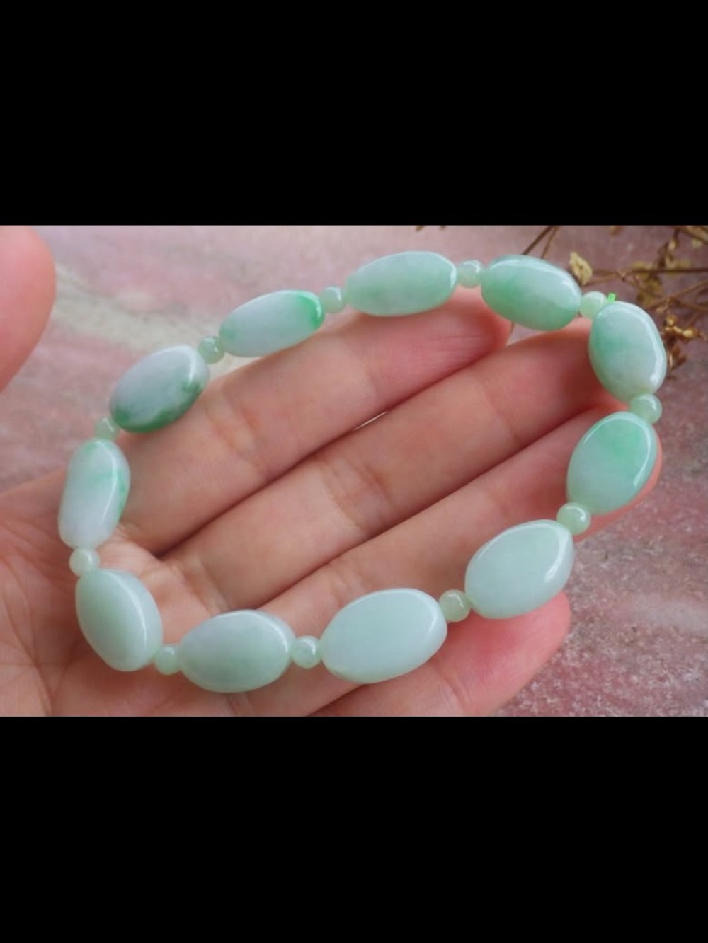 Elegant green jadeite jade oval bead bracelet certificate